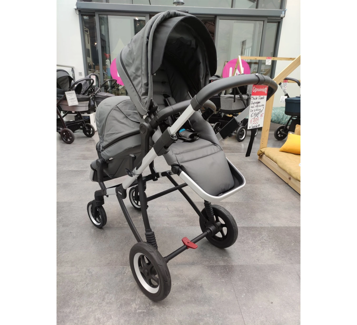 Thule Sleek Duo Kinderwagen - Showmodel 3 Thule Sleek Duo Kinderwagen - Showmodel - Afbeelding 3